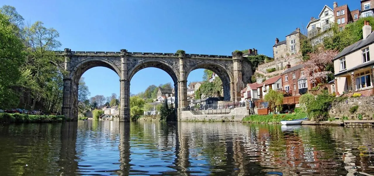 Appleblossom Lodge, Lido Leisure Park, Knaresborough 0*,