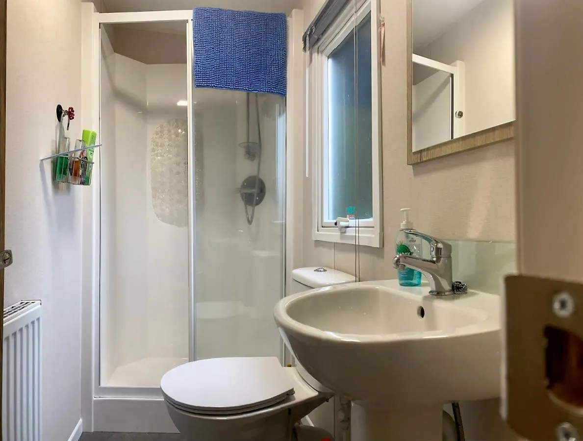 Appleblossom Lodge, Lido Leisure Park, Knaresborough 0*,