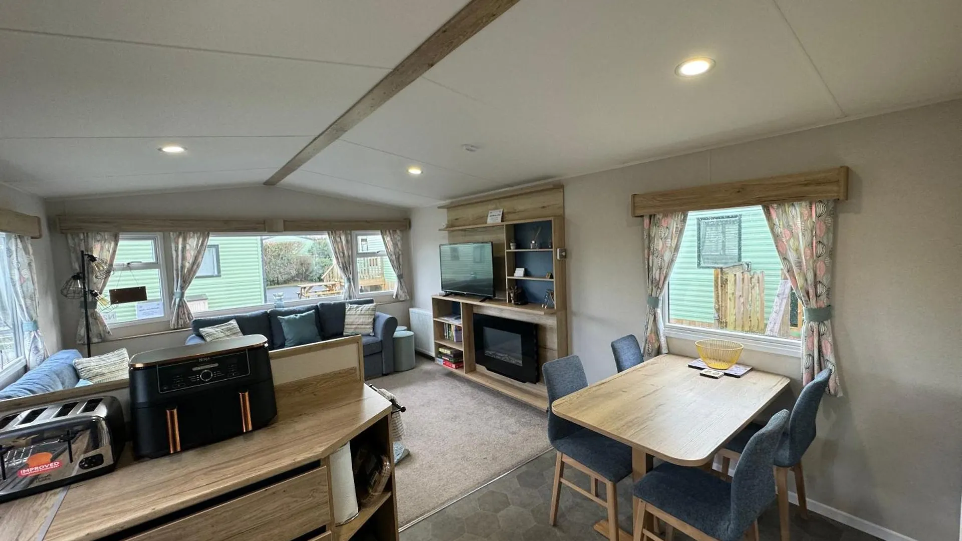 Επικοινωνία με το Appleblossom Lodge, Lido Leisure Park, Knaresborough