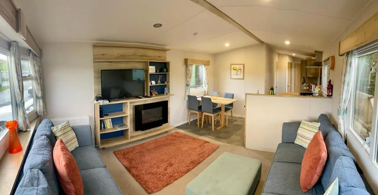 Appleblossom Lodge, Lido Leisure Park, 내어스버러 0*,  영국